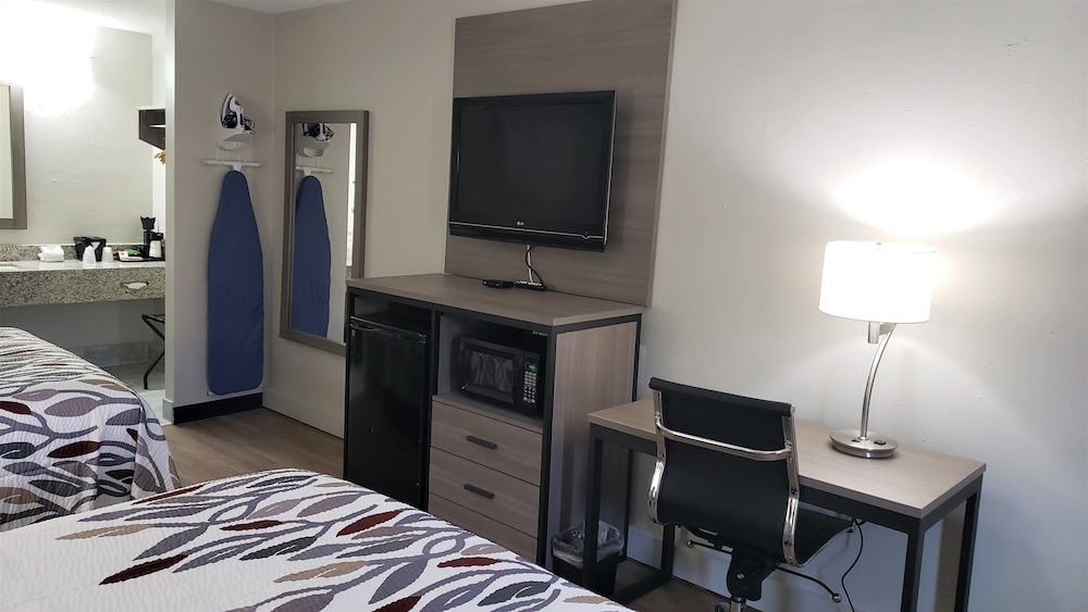 Red Roof Inn Cullman 5/16
