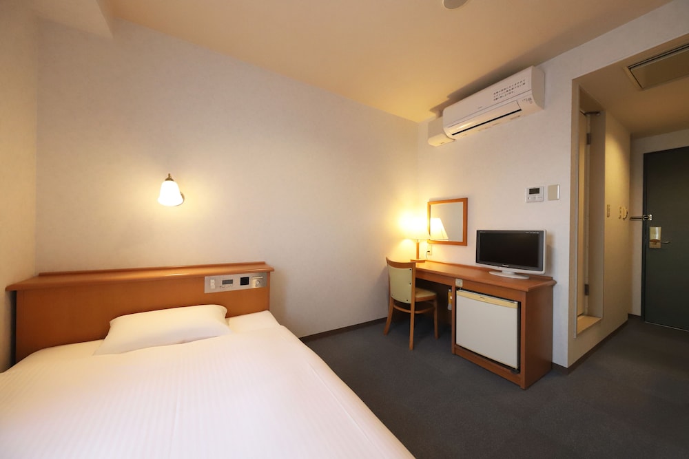 Smile Hotel Takaoka Ekimae 16/58