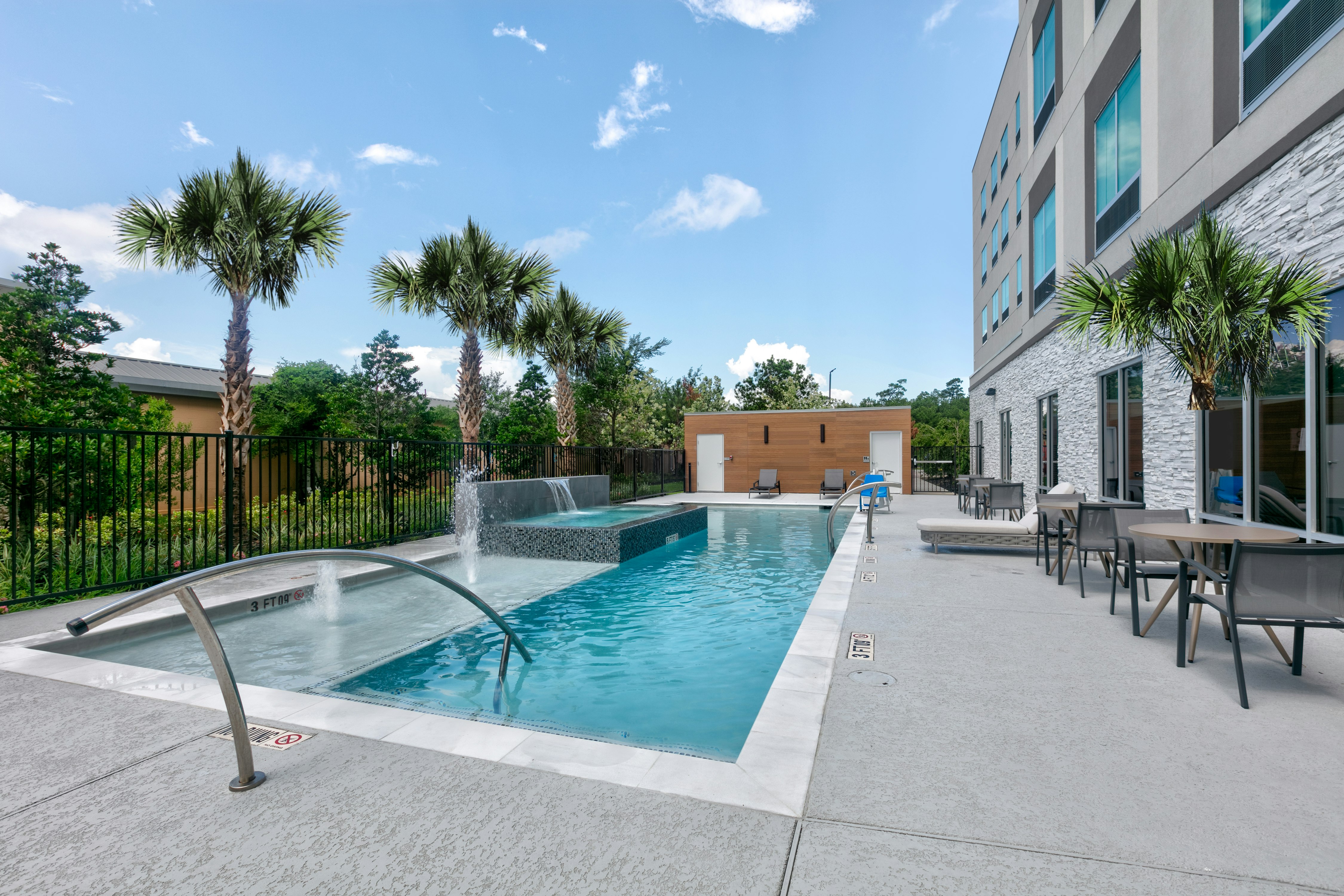 Hampton Inn & Suites Shenandoah The Woodlands, TX 31/31