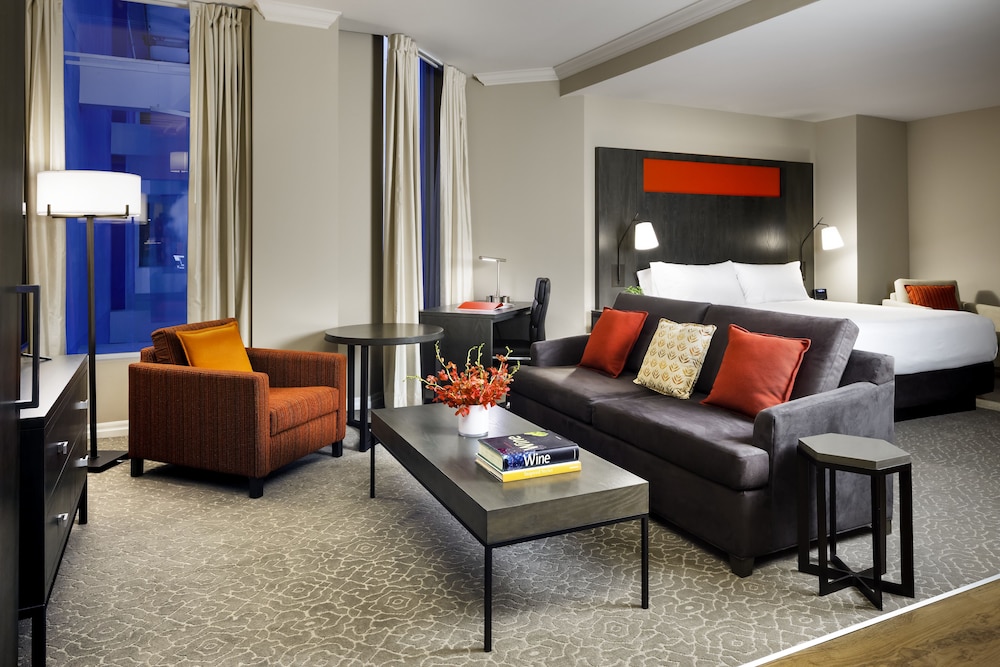 One King West Hotel Residence 45/63