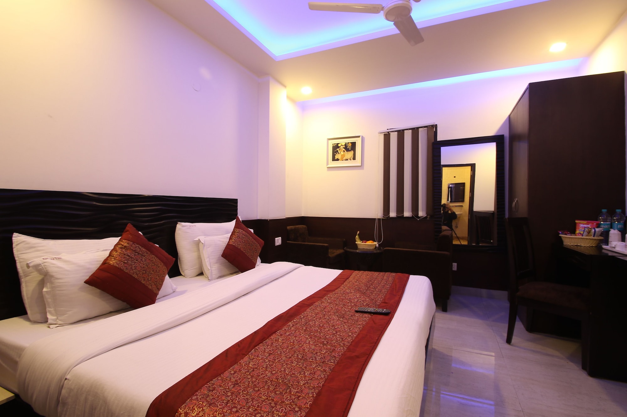 SUPERIOR, DOUBLE OR TWIN BED, SMOKING, ACCESSIBLE