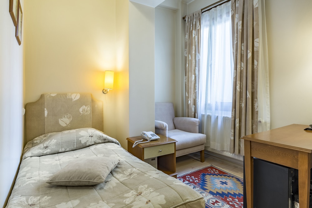 Hotel Fehmi Bey 28/75