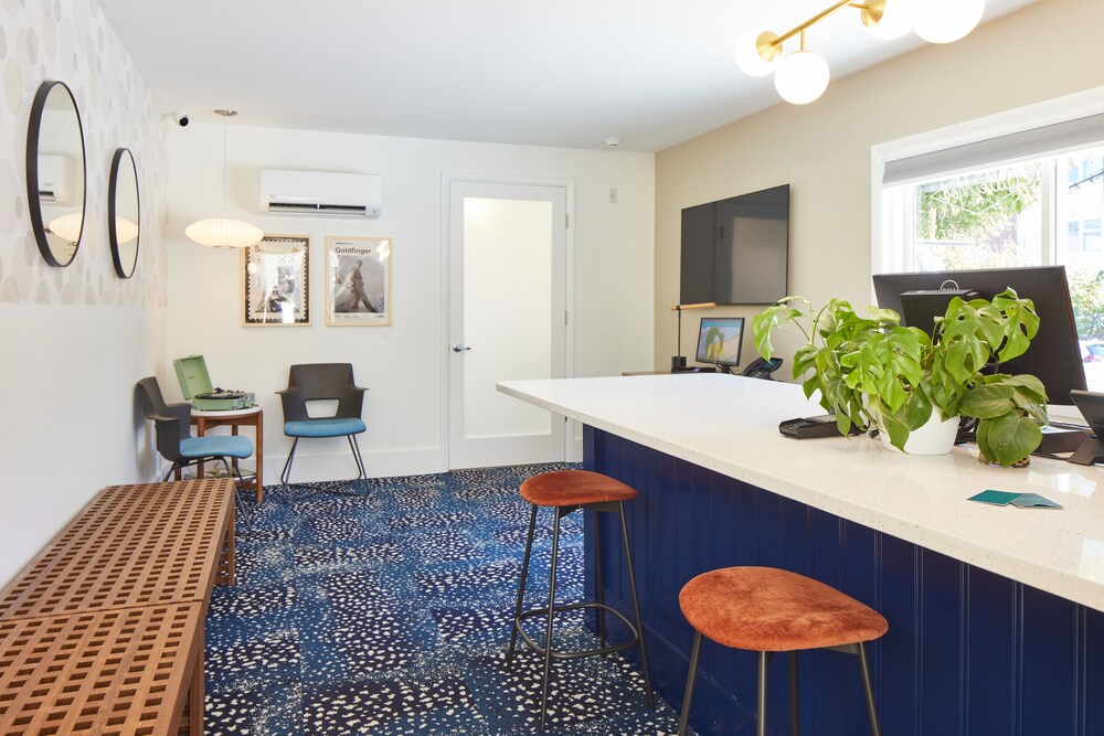 Little Mod Hotel 26/38