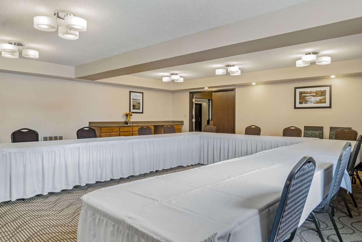 Comfort Inn Manistique, MI 1/4