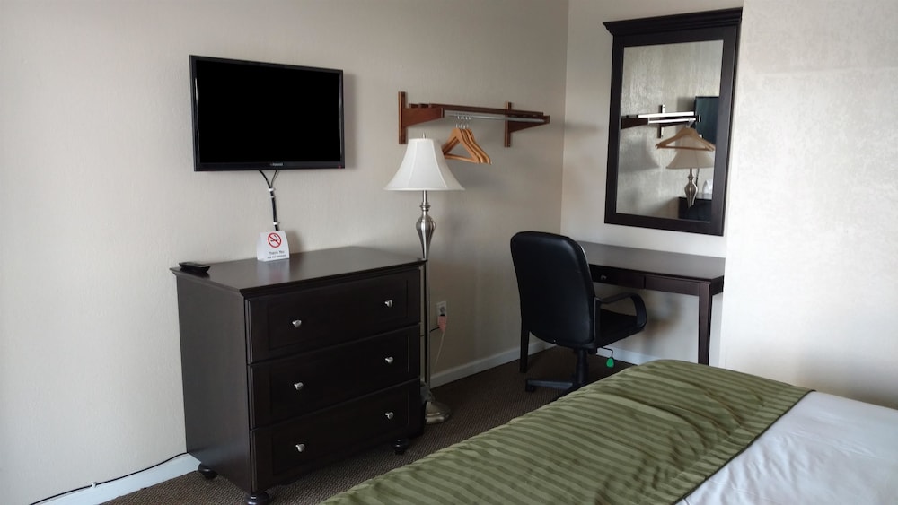 Americas Best Value Inn & Suites Kansas City 20/36