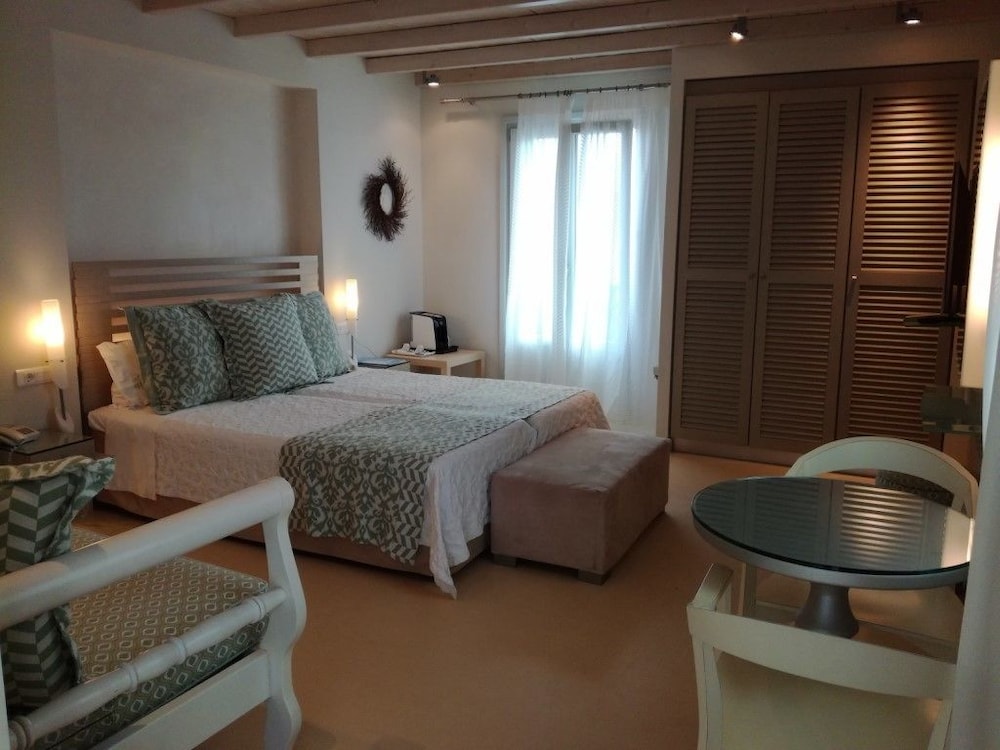 Iria Beach art hotel 18/69
