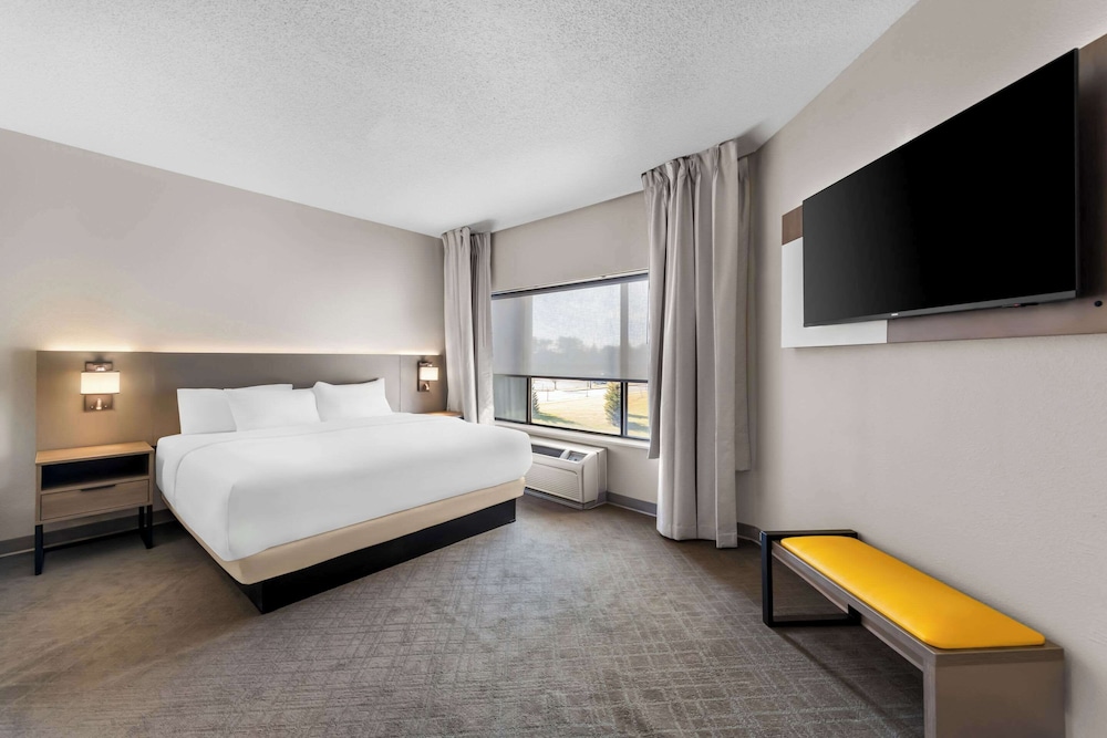 Comfort Suites Stevens Point 19/63
