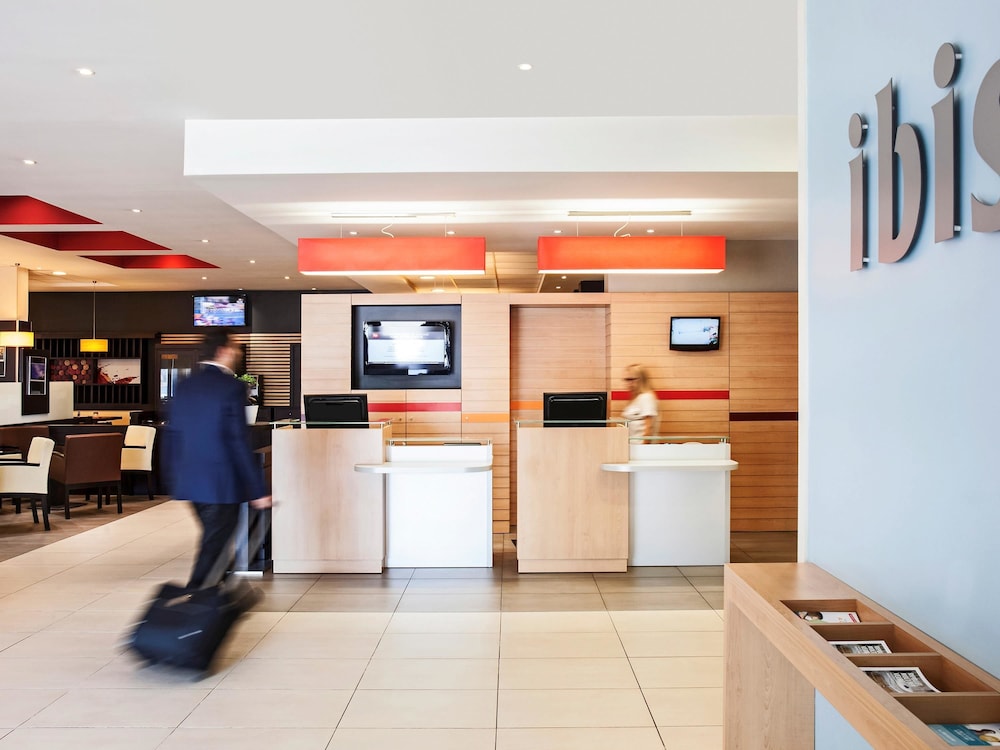 IBIS BARCELONA RIPOLLET 4/72