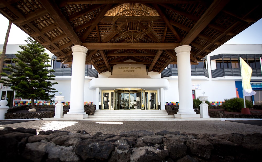 Sands Beach Resort 15/68