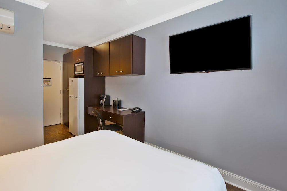 Hotel Chicago West Loop, SureStay Collection by Best Western 25/70