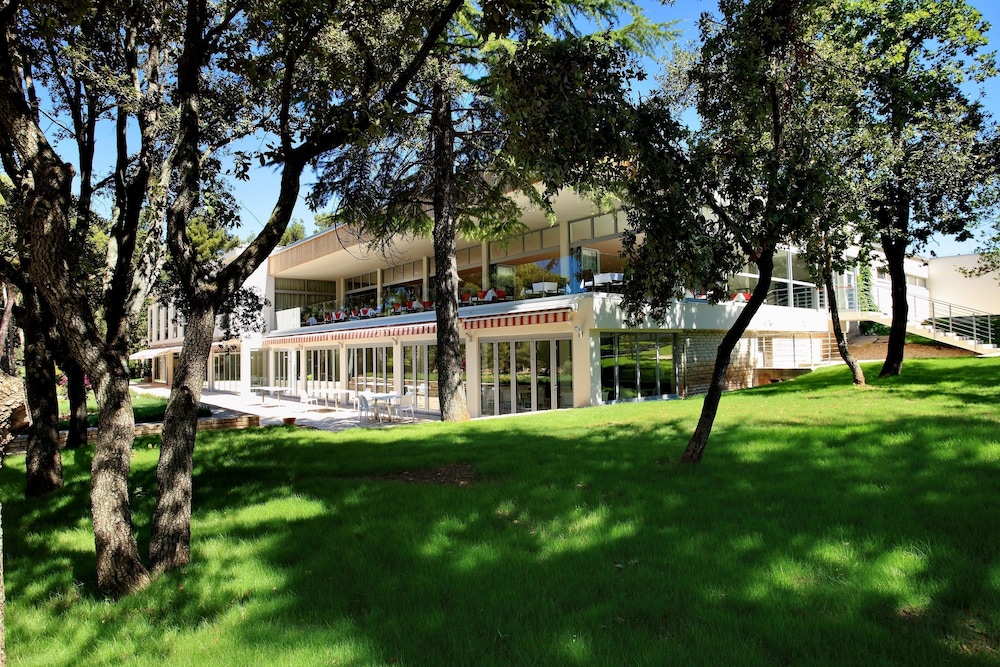 Crvena Luka Family Hotel 73/78
