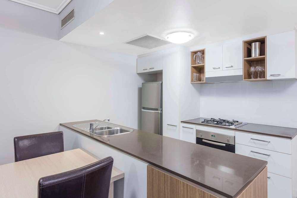Oaks Brisbane on Charlotte Suites 10/43