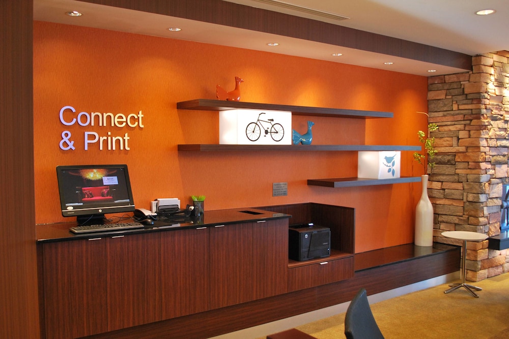 Fairfield Inn Suites Springfield Northampton Amherst 7/52
