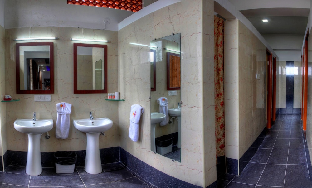 Rajmahal Inn 49/50