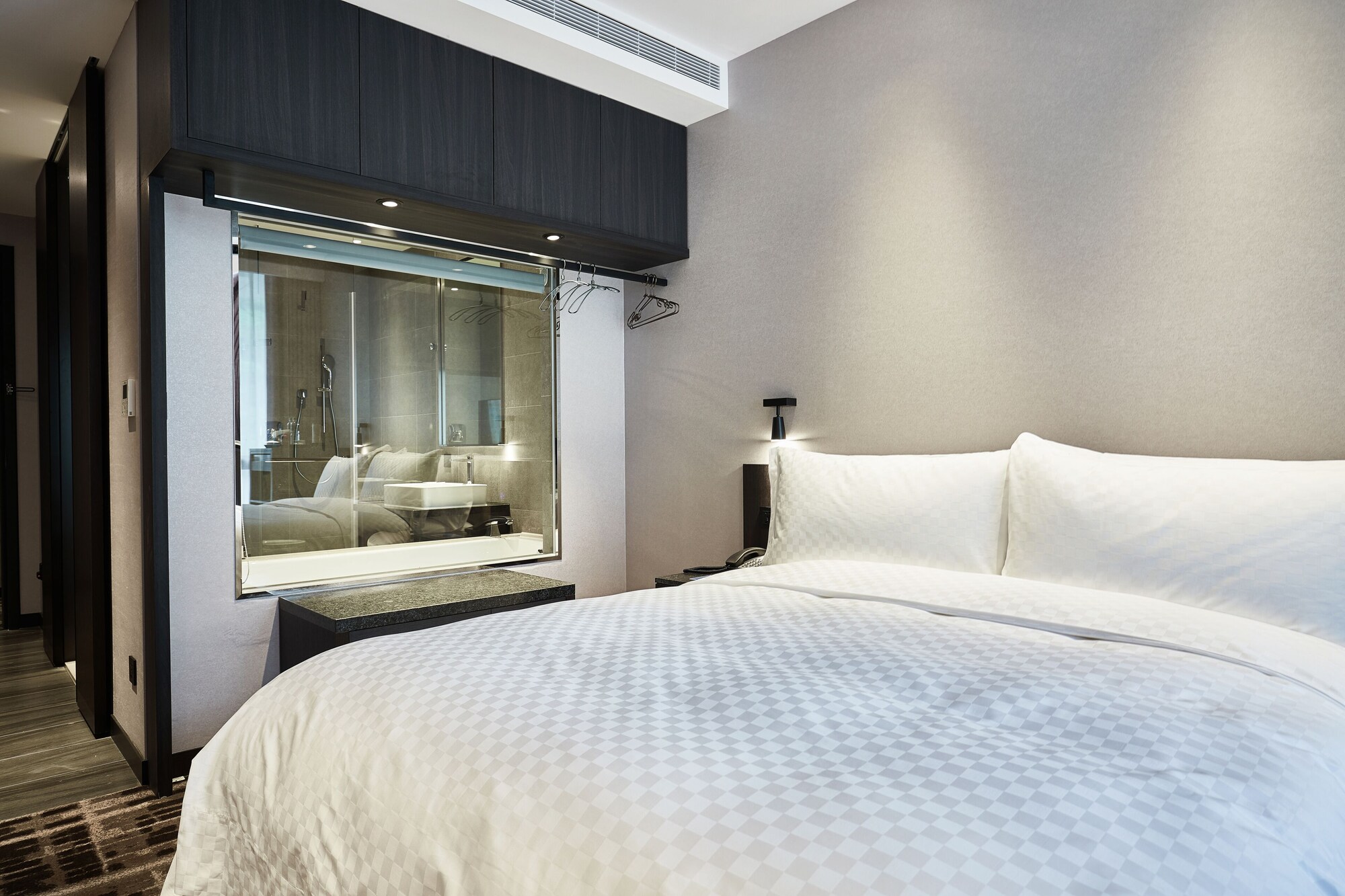 Power, Studio, King Bed