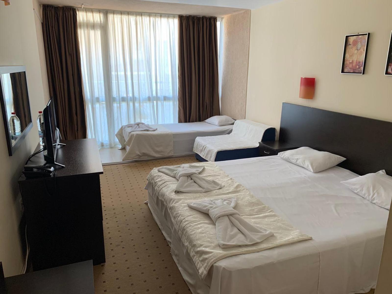 Room, Triple, Balcony