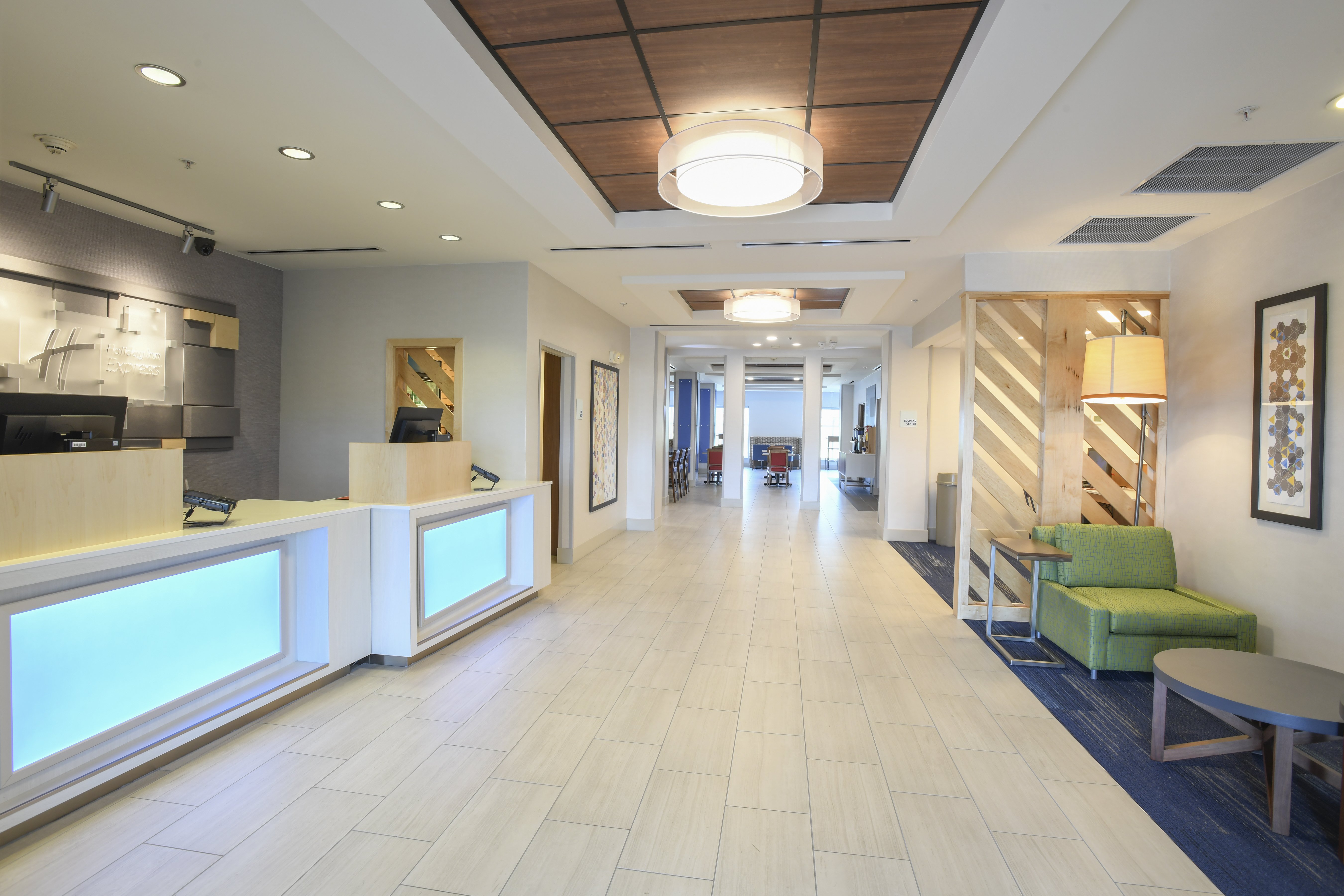Holiday Inn Express Hotel Suites Richwood Cincinnati South 9/50