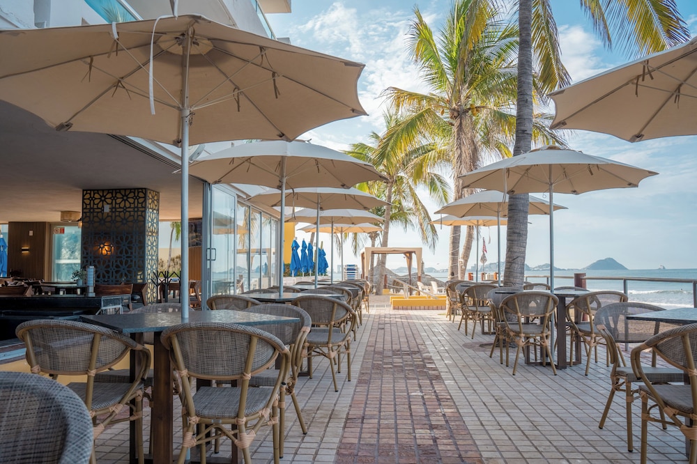 Suites Las Flores Beach Mazatlan 33/50