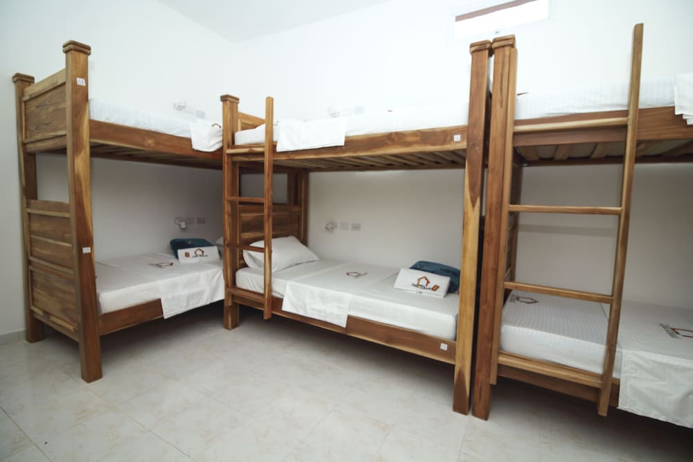 MIXED DORM, 10 BEDS, SHARED BATHROOM