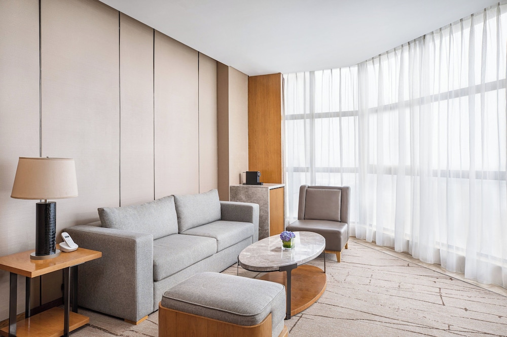Four Points by Sheraton Shanghai, Kangqiao 10/17