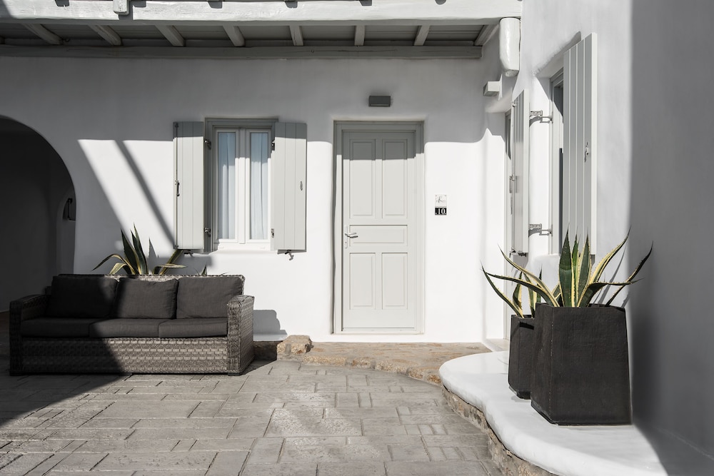 Riva Suites 37/50