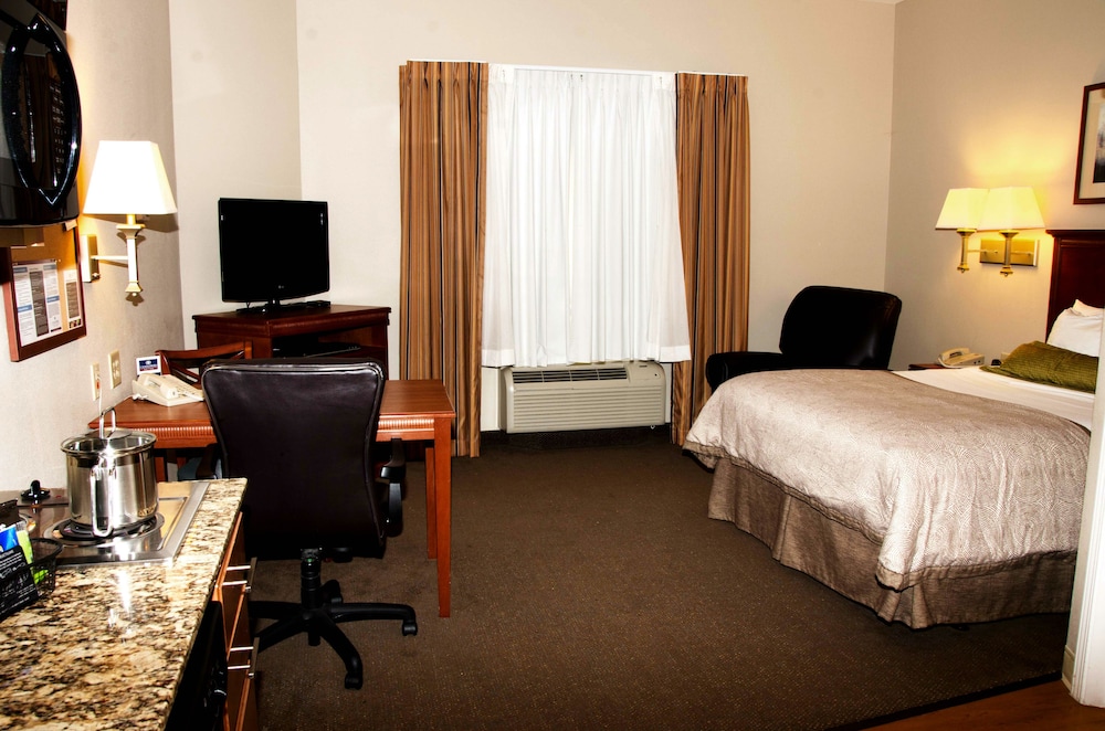Candlewood Suites Columbus Fort Benning 68/75