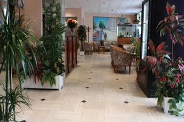 Belta Hotel 7/11