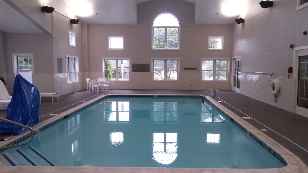 Country Inn & Suites by Radisson, Roanoke, VA photo4