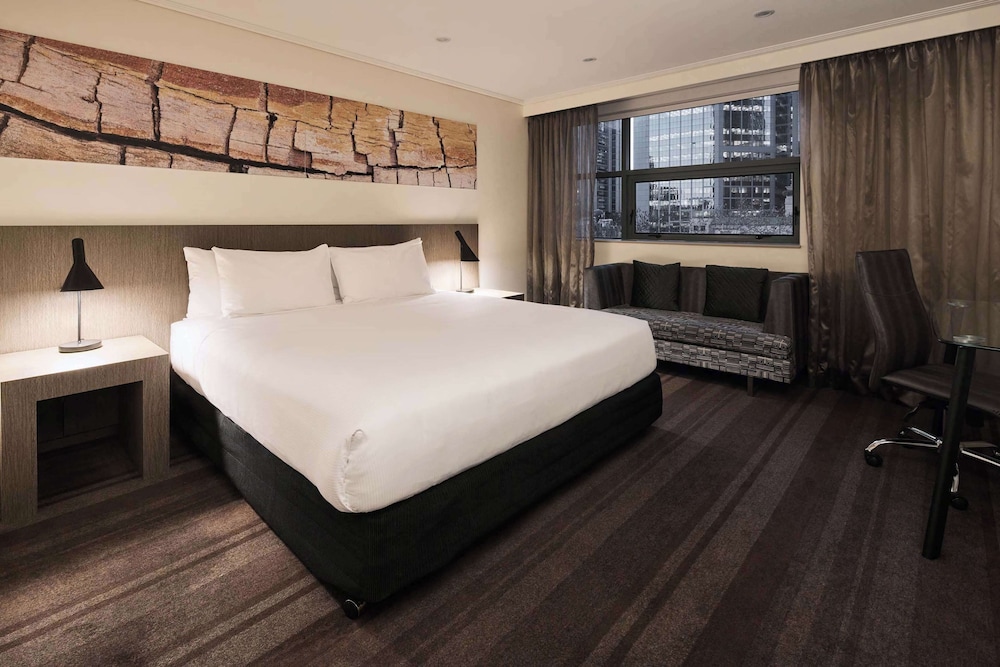 RYDGES WORLD SQUARE 7/66