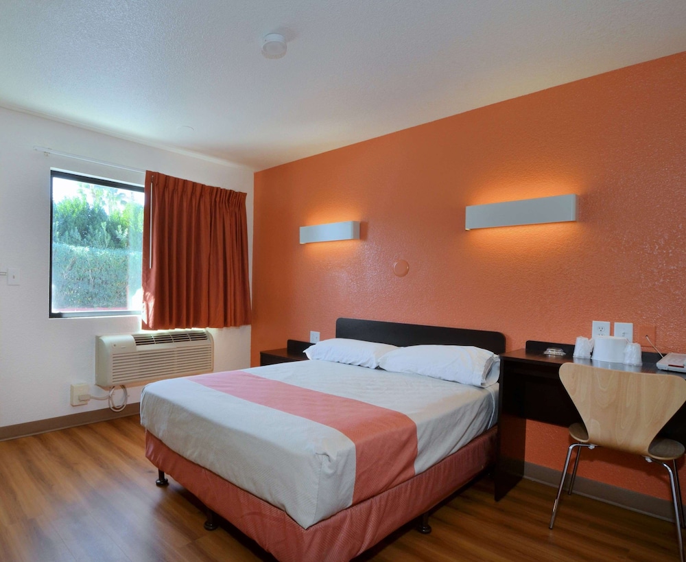Motel6 Arcata, CA – Cal Poly Humboldt 20/60