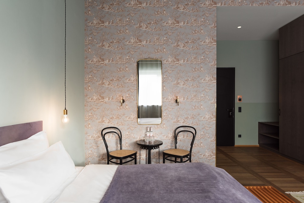 The Flushing Meadows Hotel & Bar 44/50