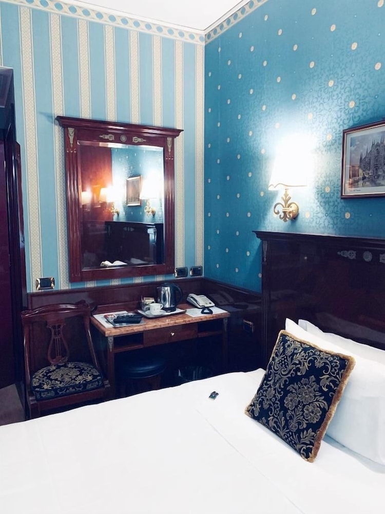 Hotel Vittoria 39/50