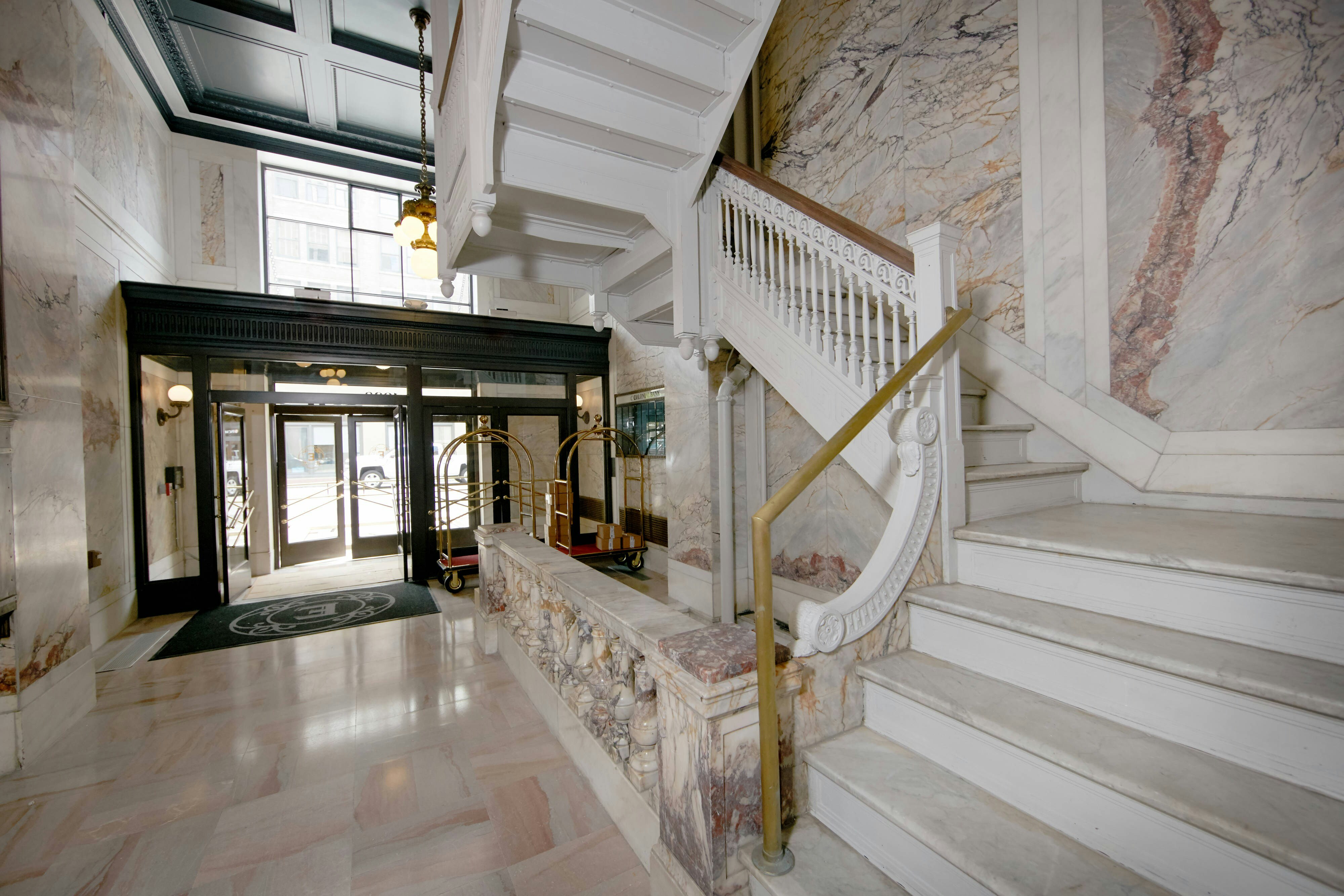 Elyton Hotel, Autograph Collection 3/13