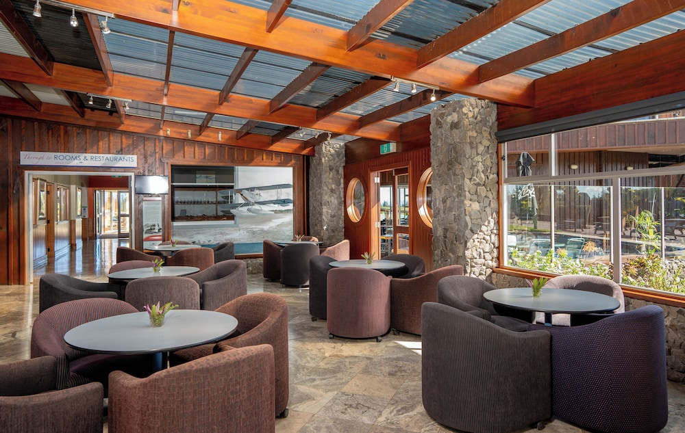 South Pacific Resort Hotel 18/50