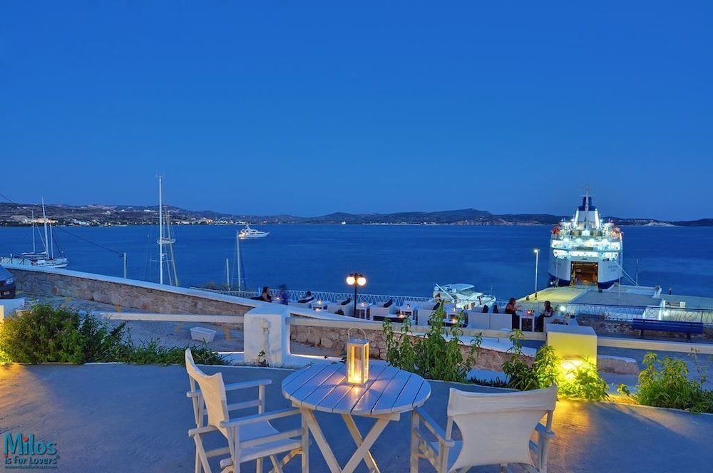 Adamas Hotel 22/23