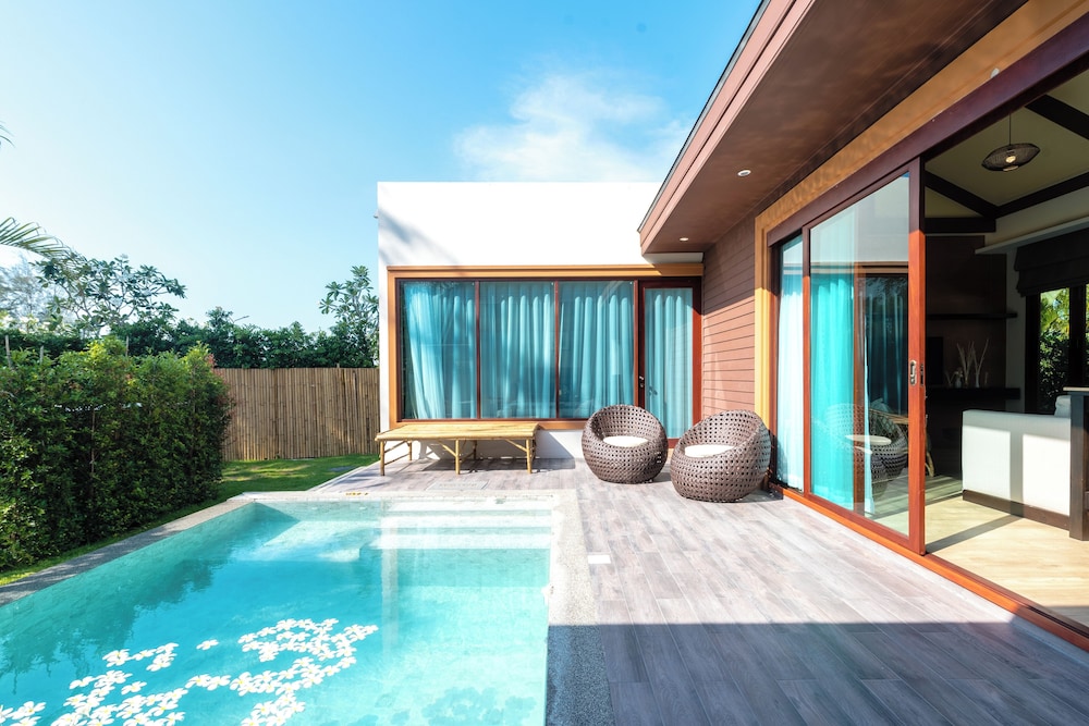 Triple Tree Beach Resort 24/43