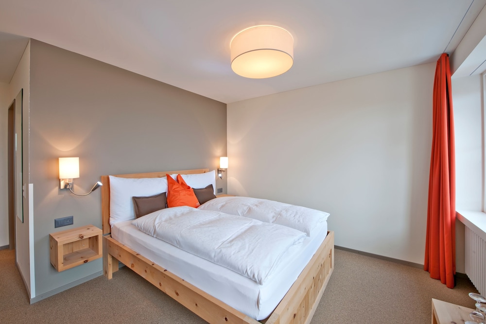 Hotel Donatz 10/57