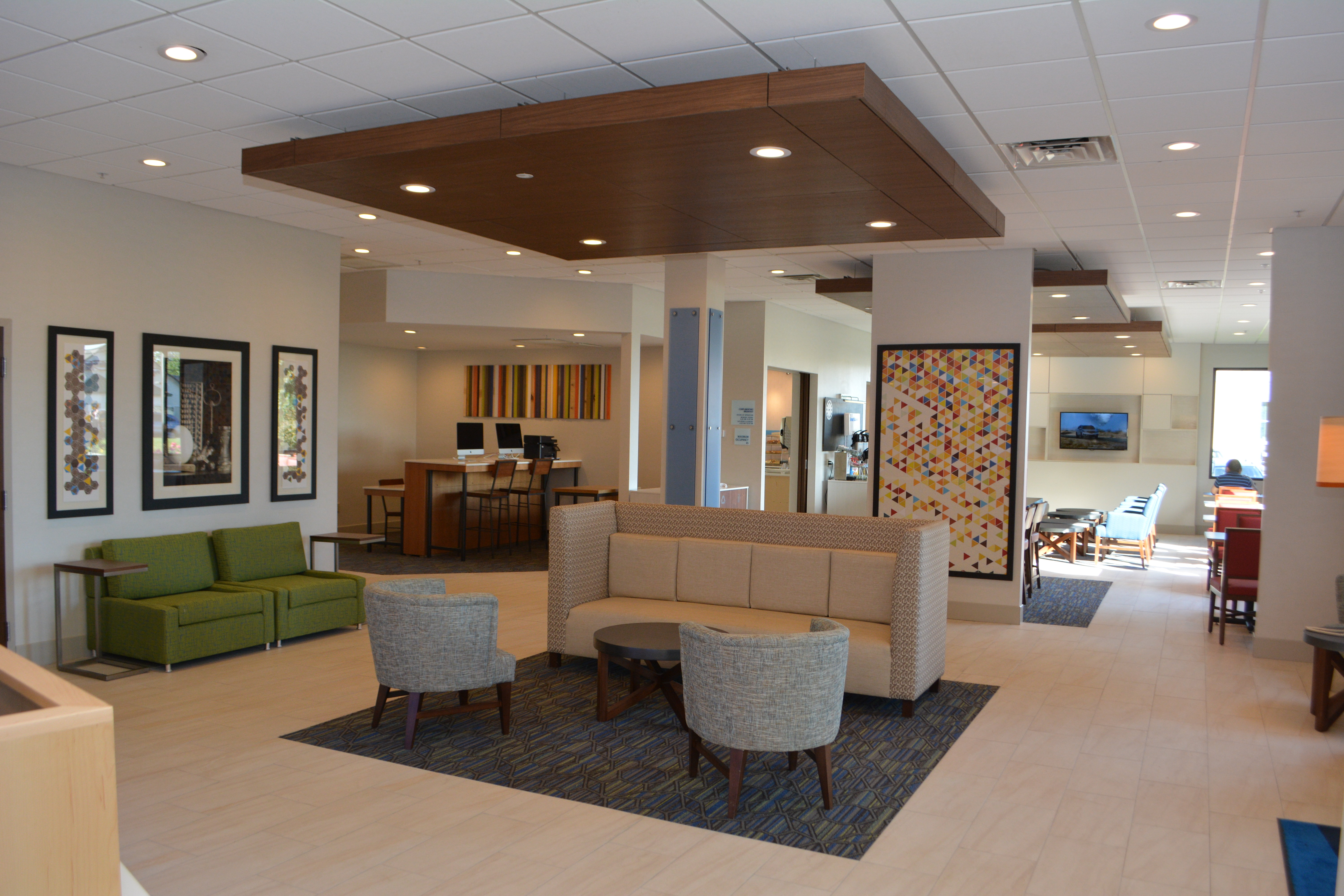 HOLIDAY INN EXPRESS & SUITES WATERVILLE - NORTH 12/15