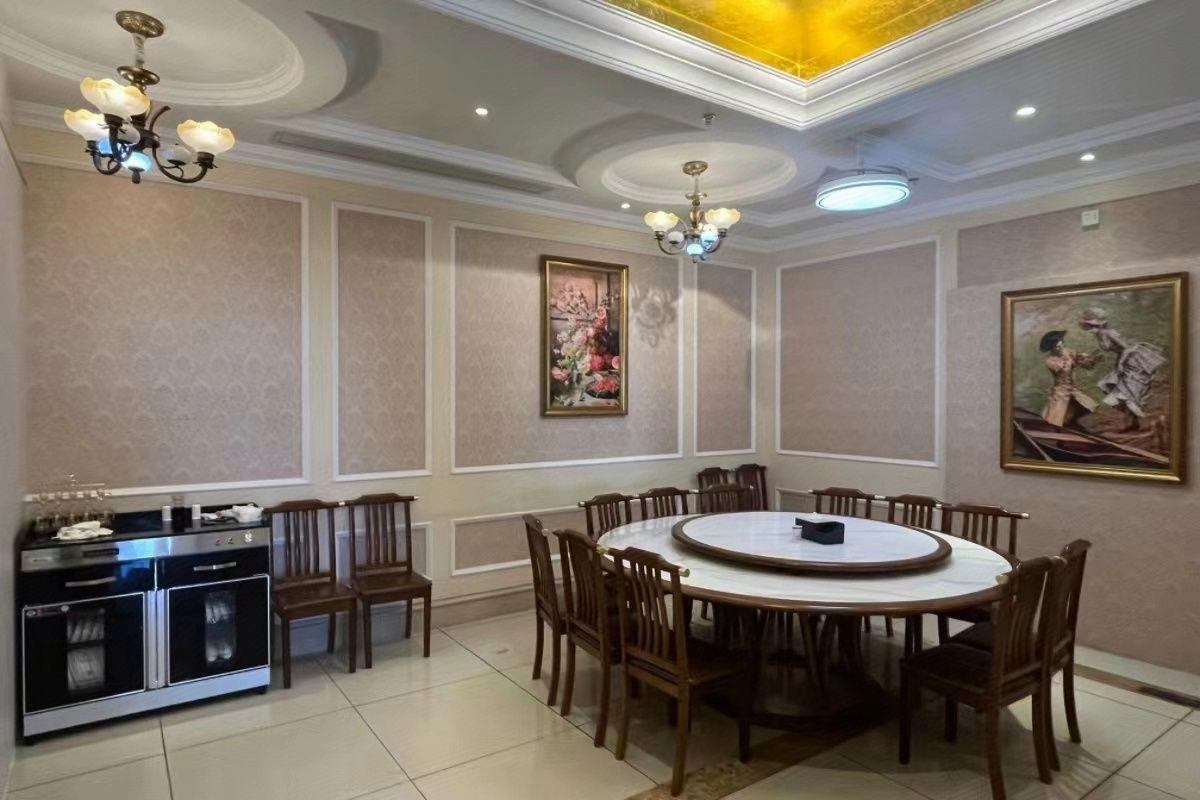Vienna Hotel (Lingshui Center) 40/47