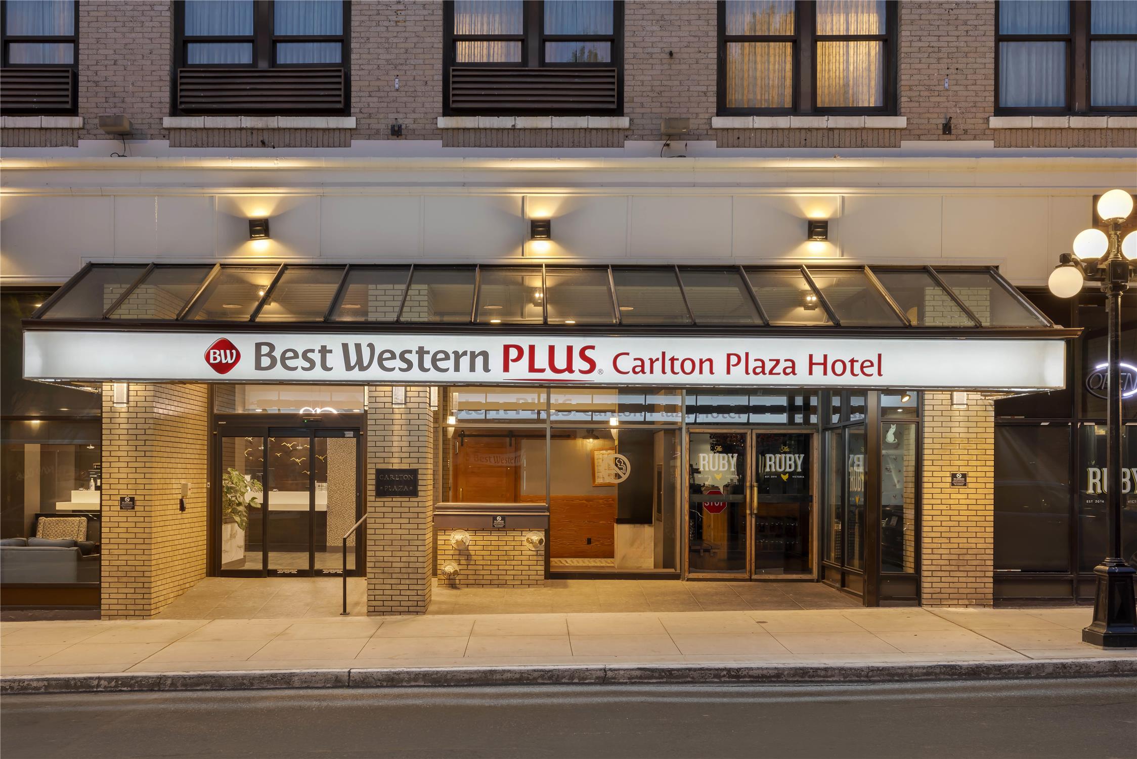 Best Western Plus Carlton Plaza Hotel 3/43
