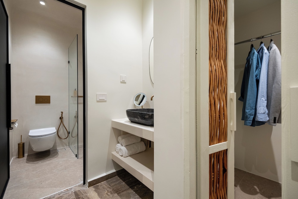 Hotel Oasis 48/50