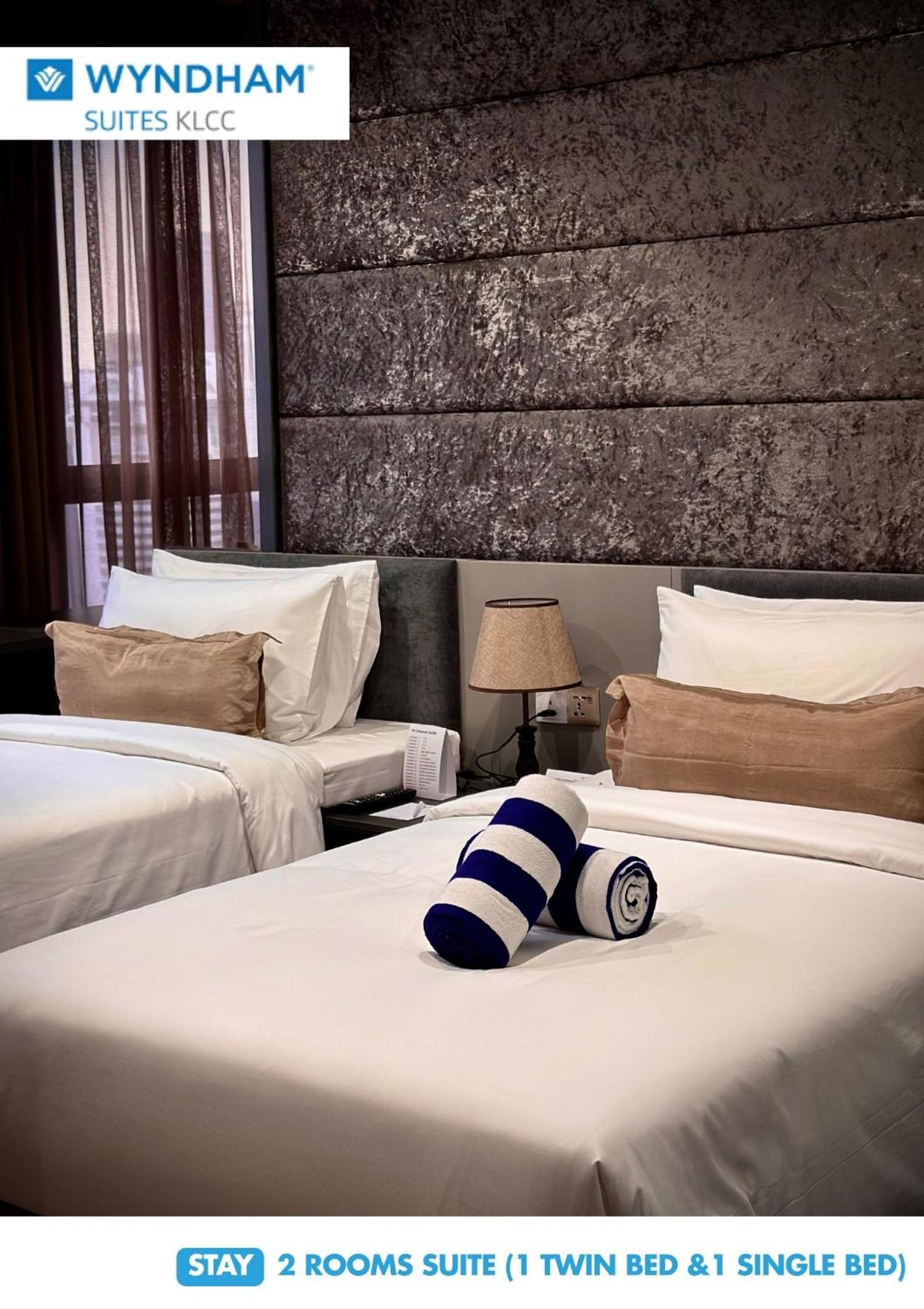 Wyndham, Executive, Suite, Twin Beds, Sofa