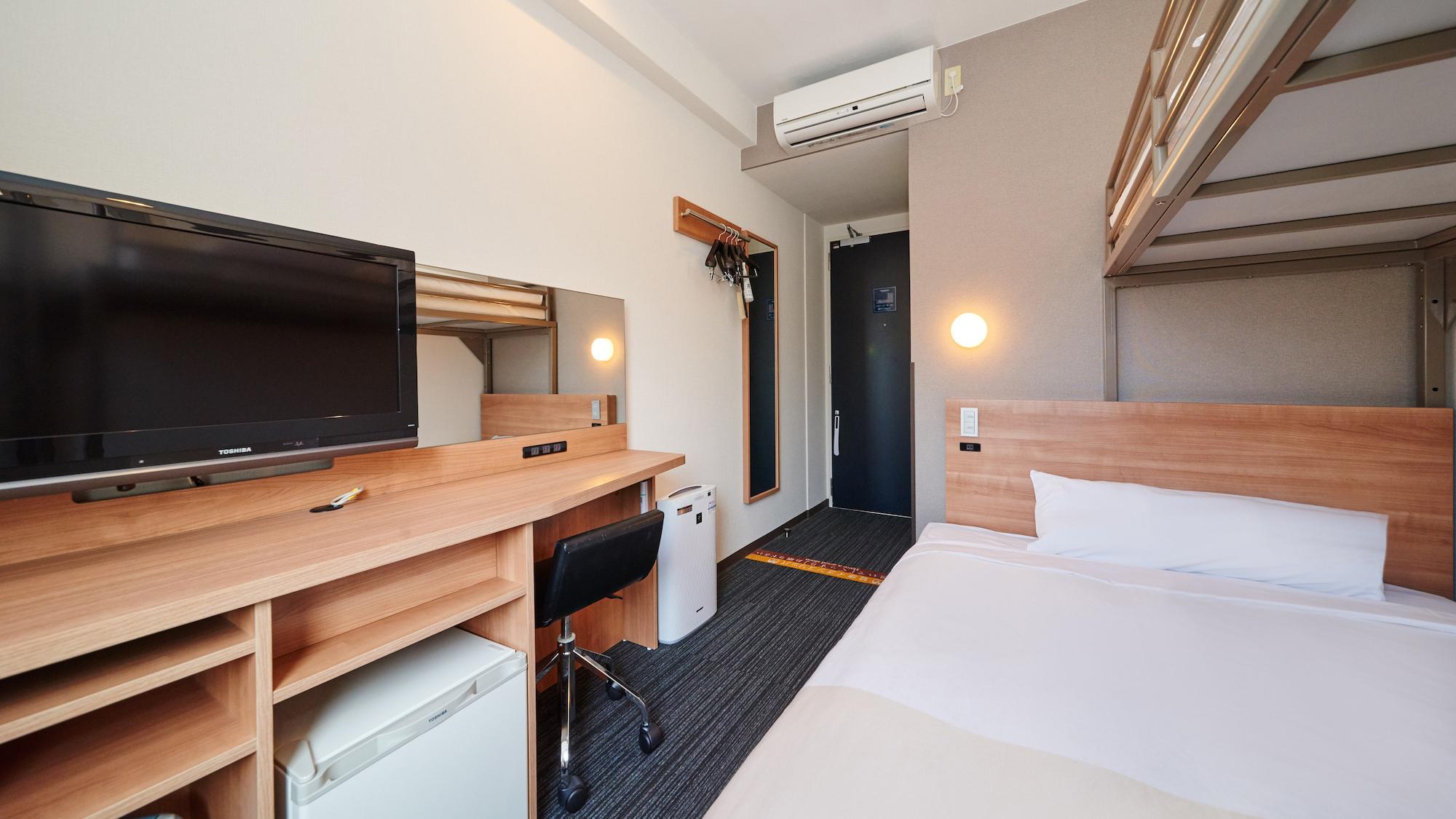 Room, Twin Beds, Loft Bed