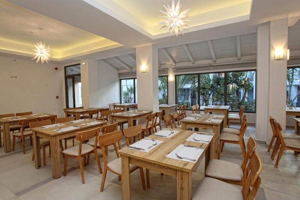 Cretan Beach Resort Hotel 38/57