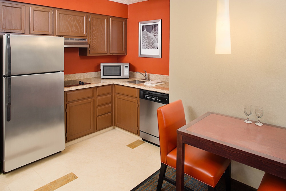 Residence Inn by Marriott Detroit Livonia 28/34