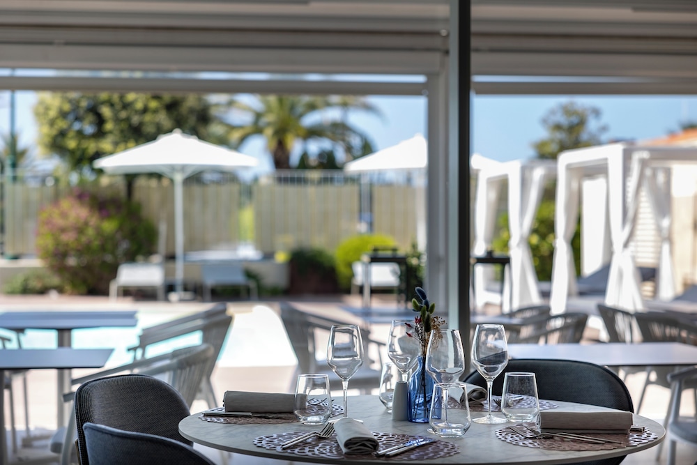 Grand Hotel 50/64