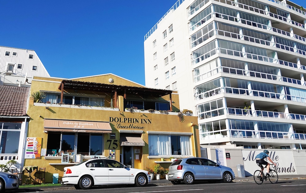 Dolphin Inn Guest House 62/74