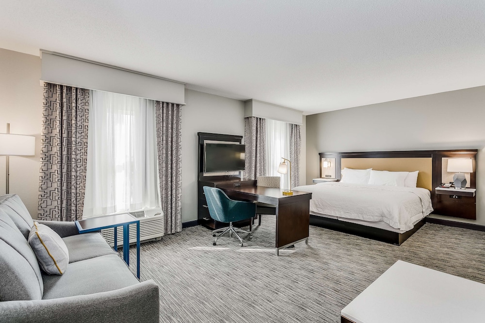 Hampton Inn & Suites Mobile- Downtown Historic District 22/56