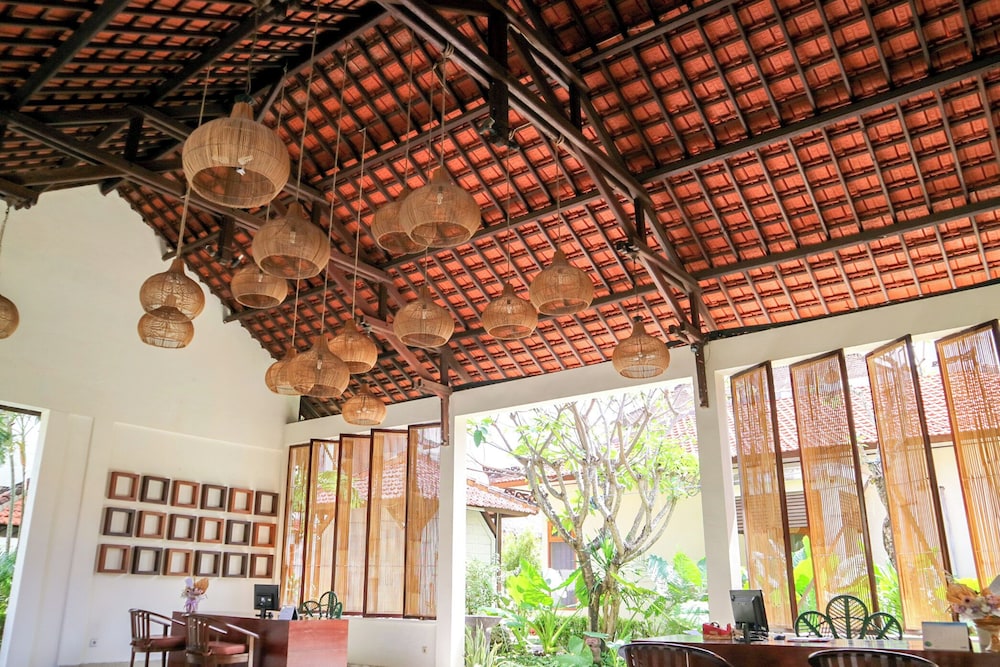 The Lagoon Bali Pool Hotel and Suites 32/50
