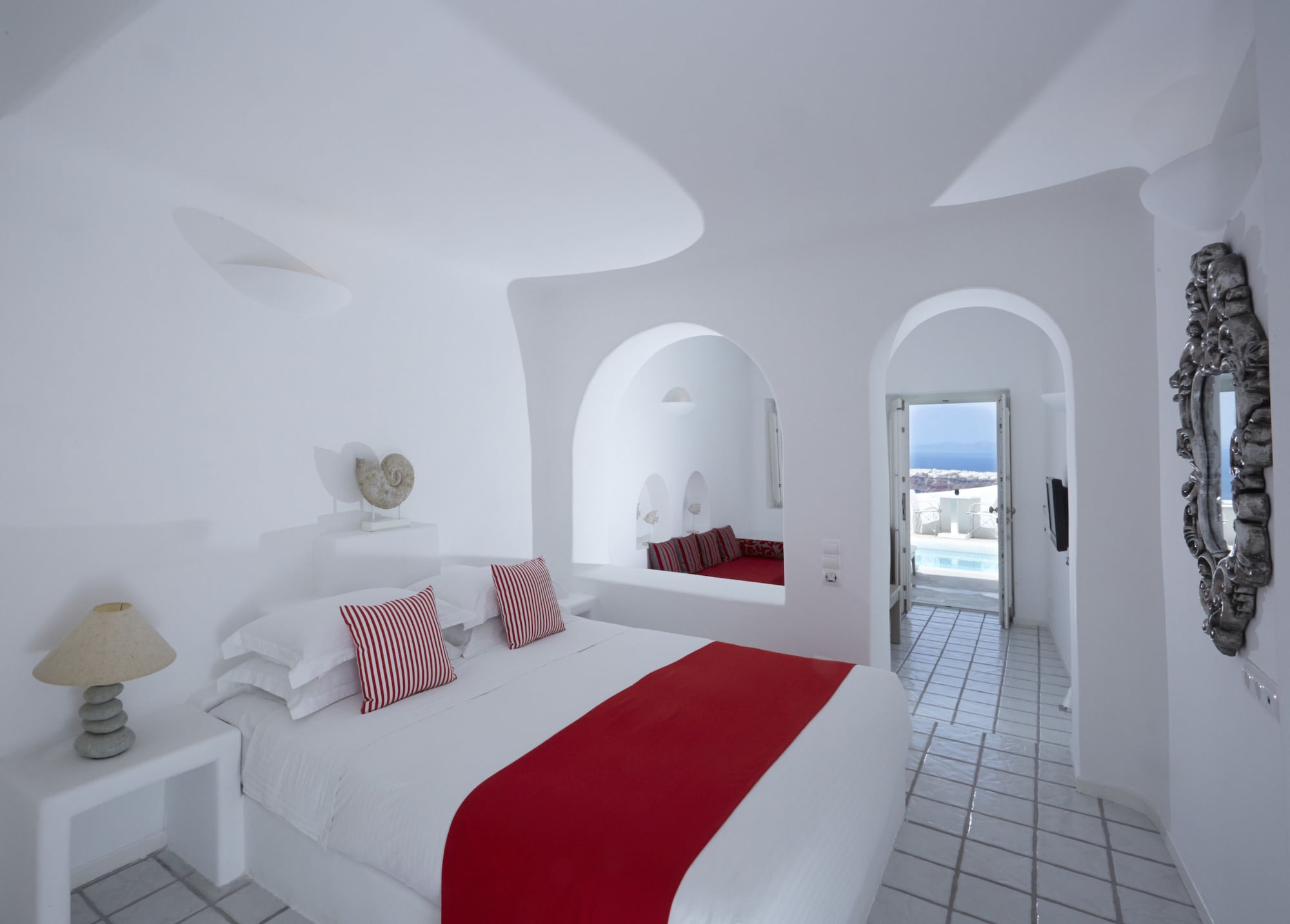 Junior Suite, Queen Bed, Caldera View, Shared Terrace, Ground Floor